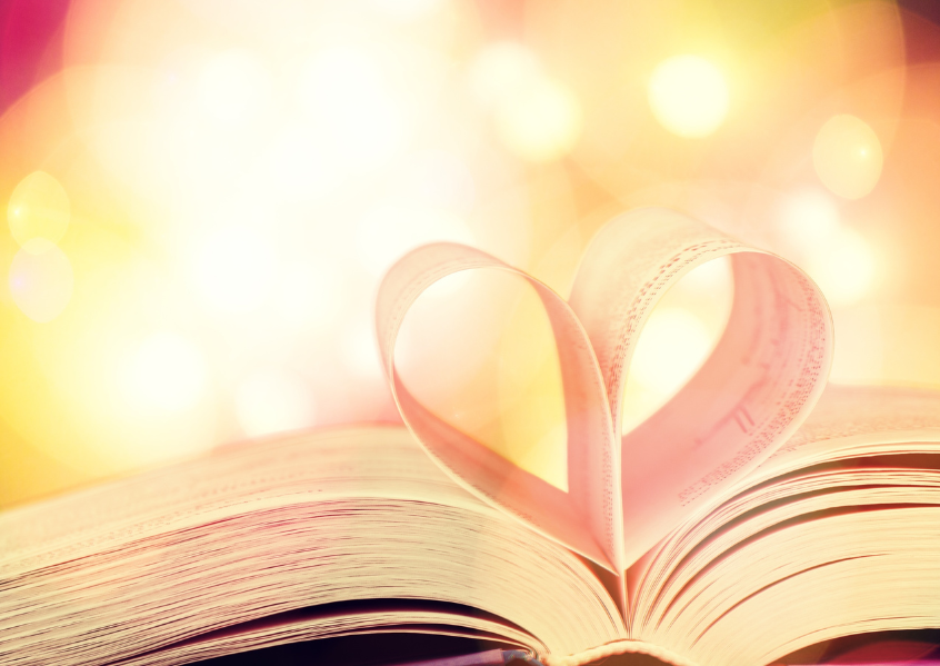 Foto di un libro con pagine a forma di cuore
