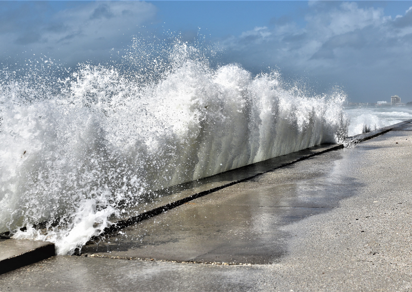 Foto di onda sulla scoglio
