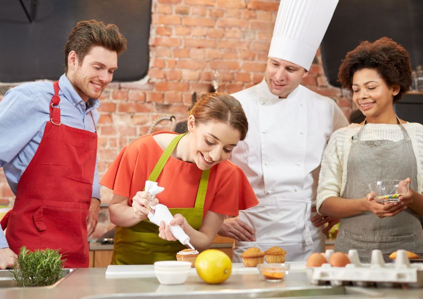 Foto di ragazzi che cucinano
