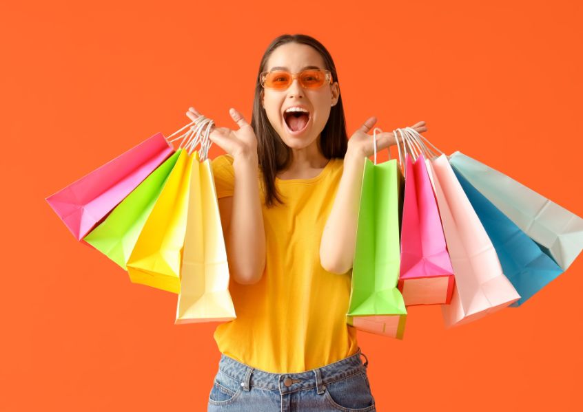 Foto di ragazza che fa shopping